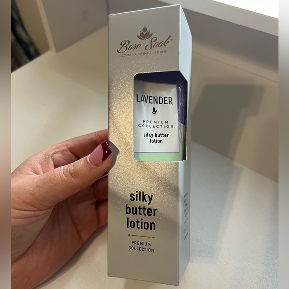 NIB Bare Soak Lavender Silky Butter Lotion - Picture 2 of 5